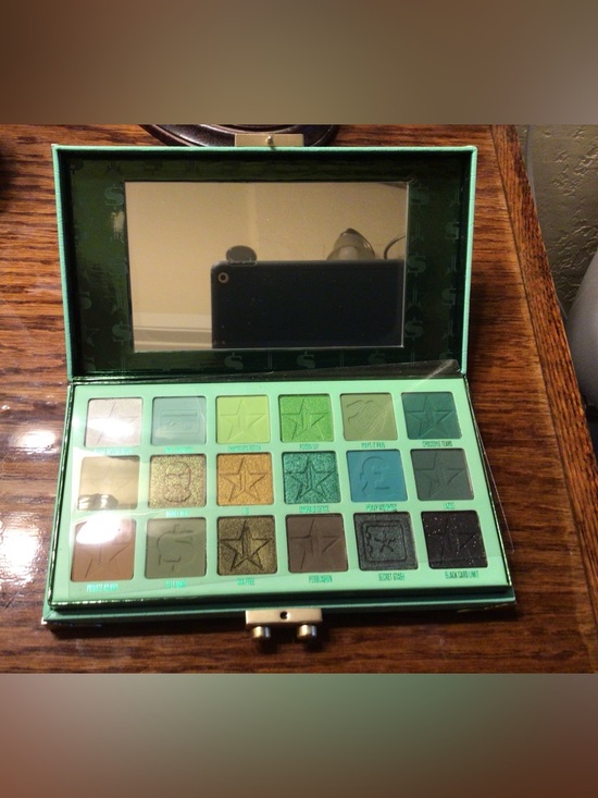 Jeffree Star / Blood Money Green Fantasy Eyeshadow Set in Makeup Case - New - Picture 4 of 7